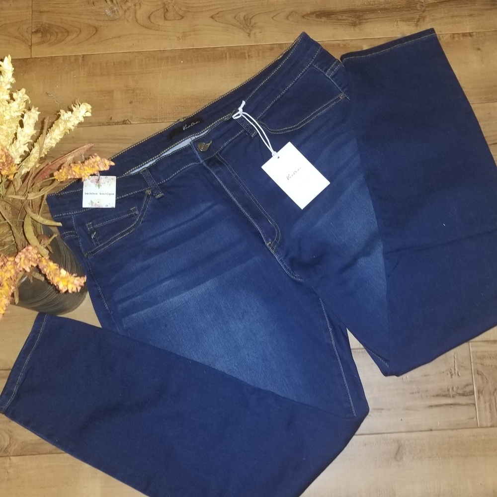 KanCan Curve Jeans